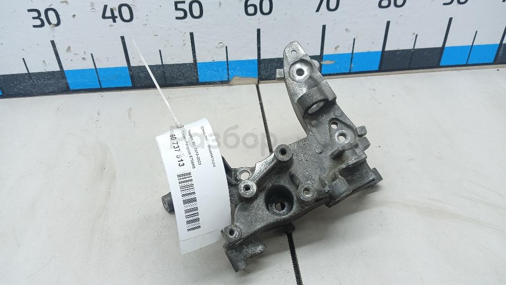 Кронштейн генератора