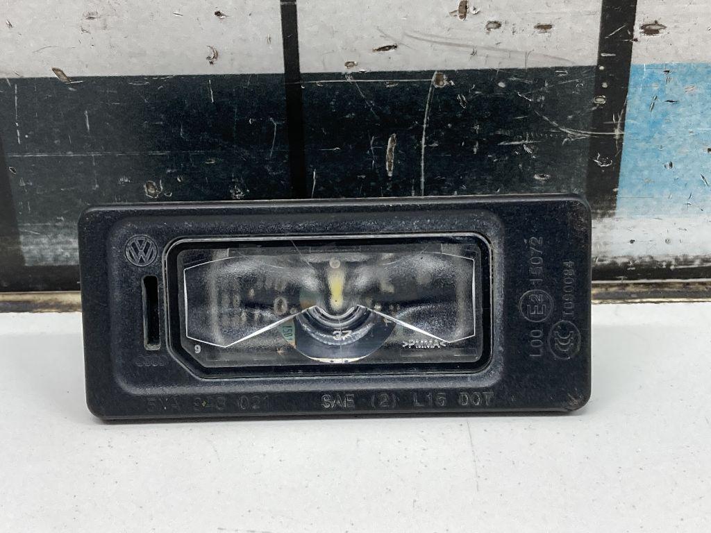 Фонарь подсветки номера