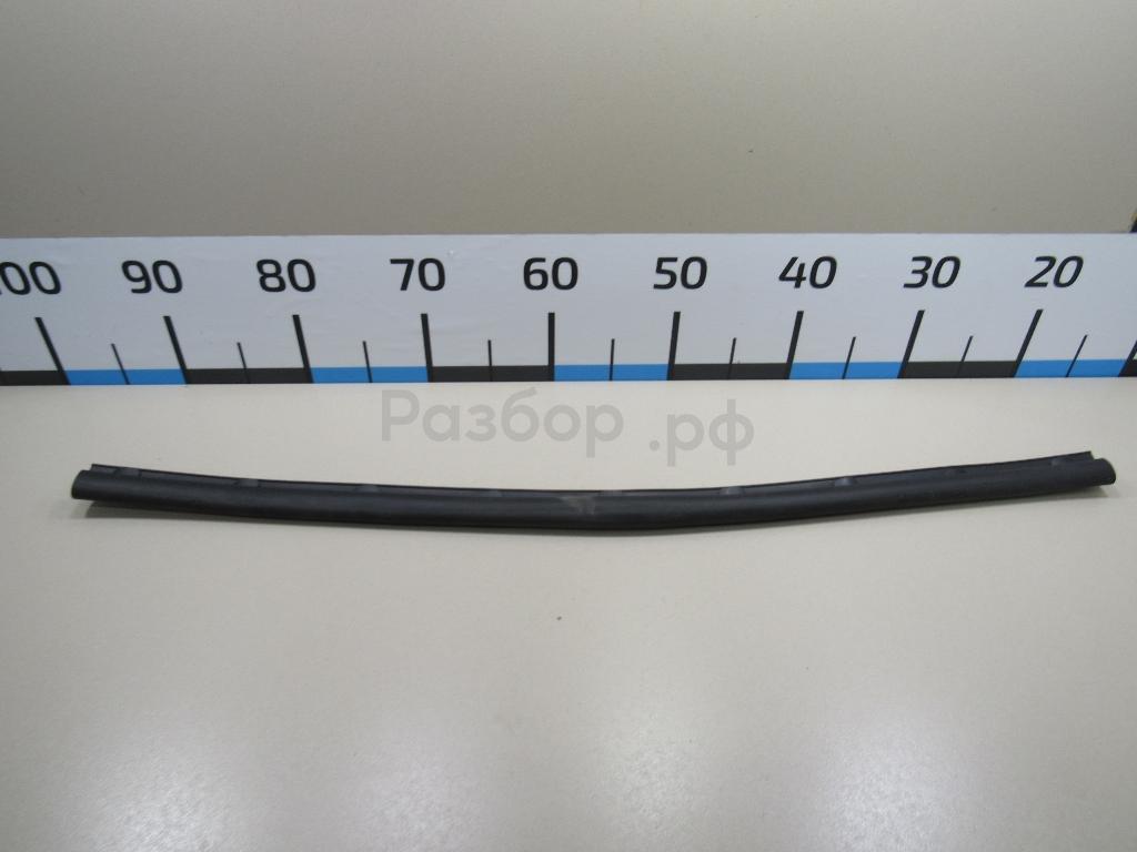 Уплотнитель капота