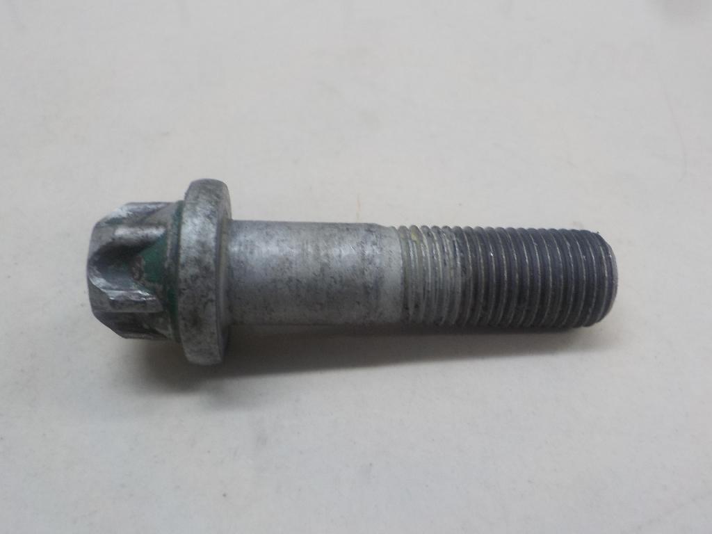 Болт коленвала