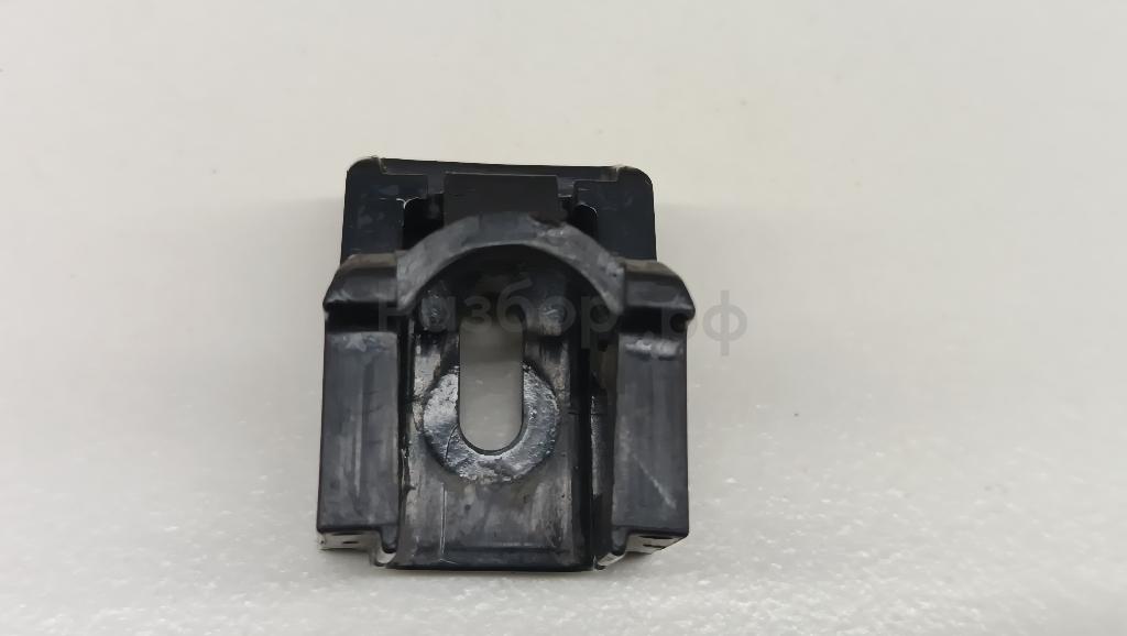 Крепеж фары