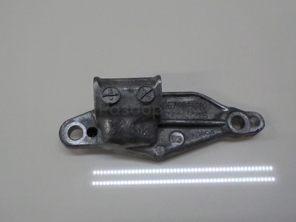 Кронштейн генератора