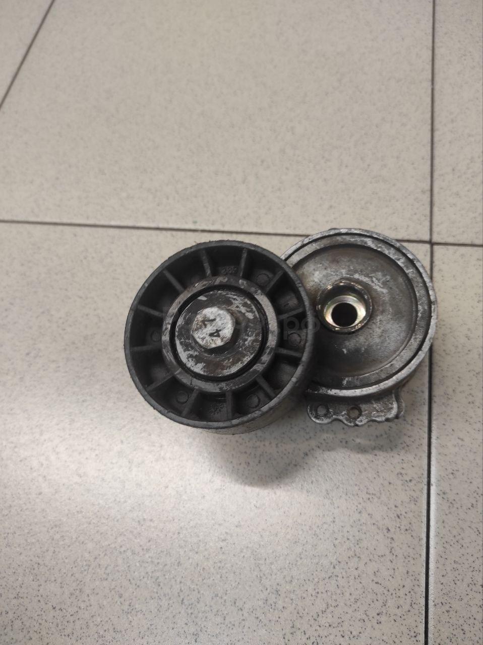 Натяжитель ремня