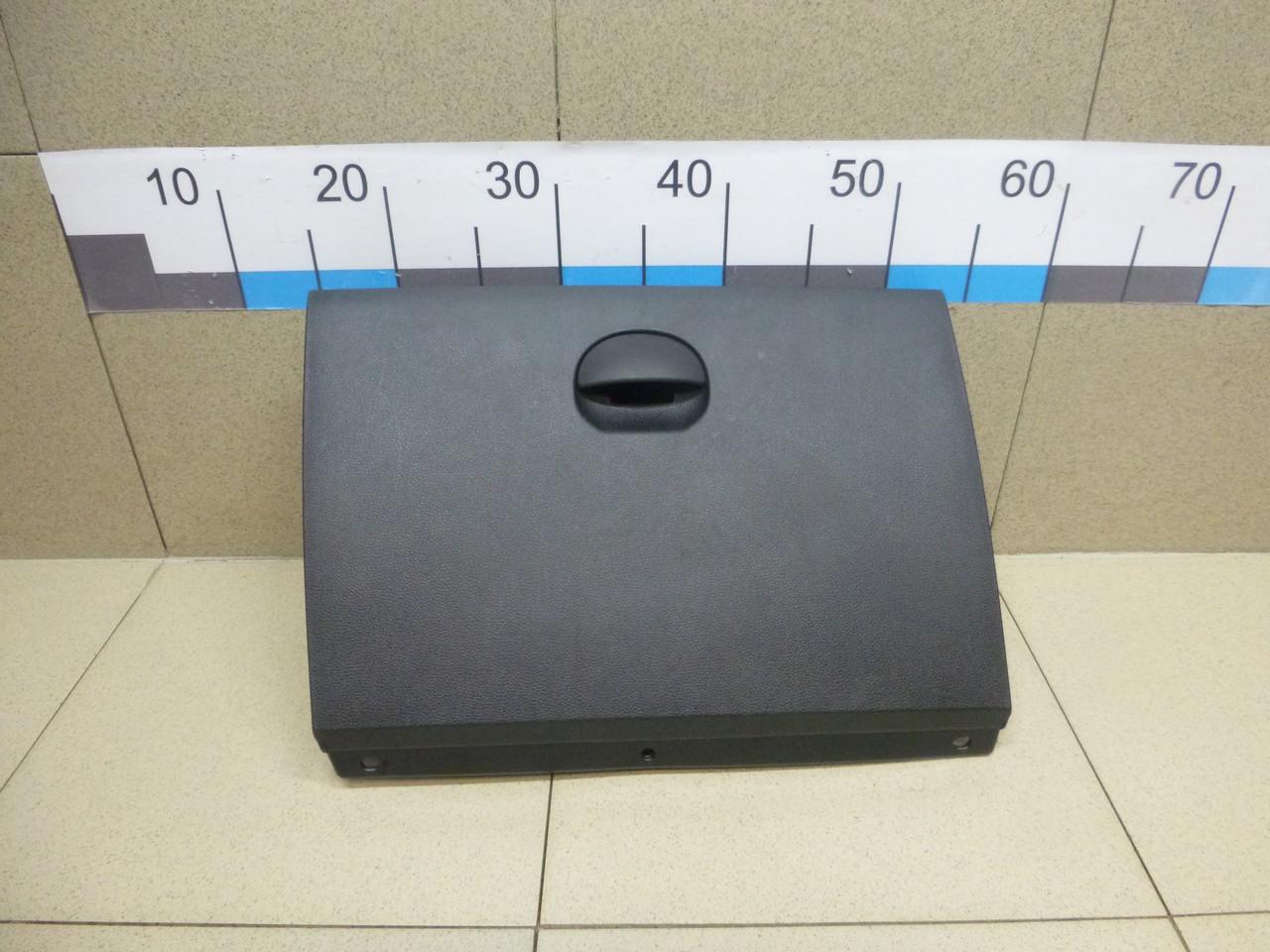 Крышка (дверца) бардачка