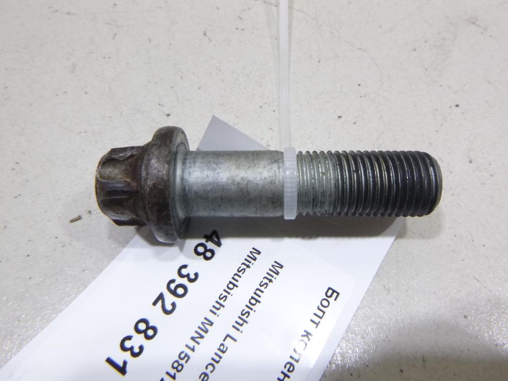 Болт коленвала