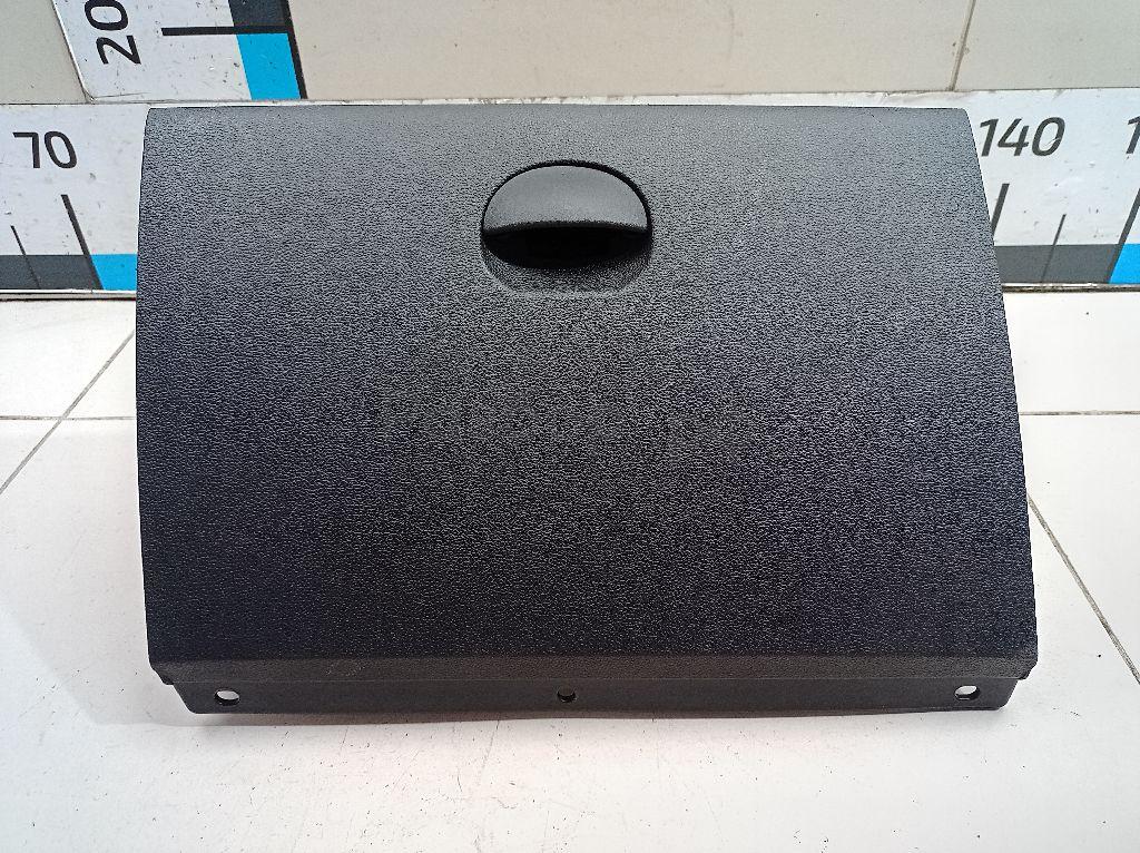 Крышка (дверца) бардачка