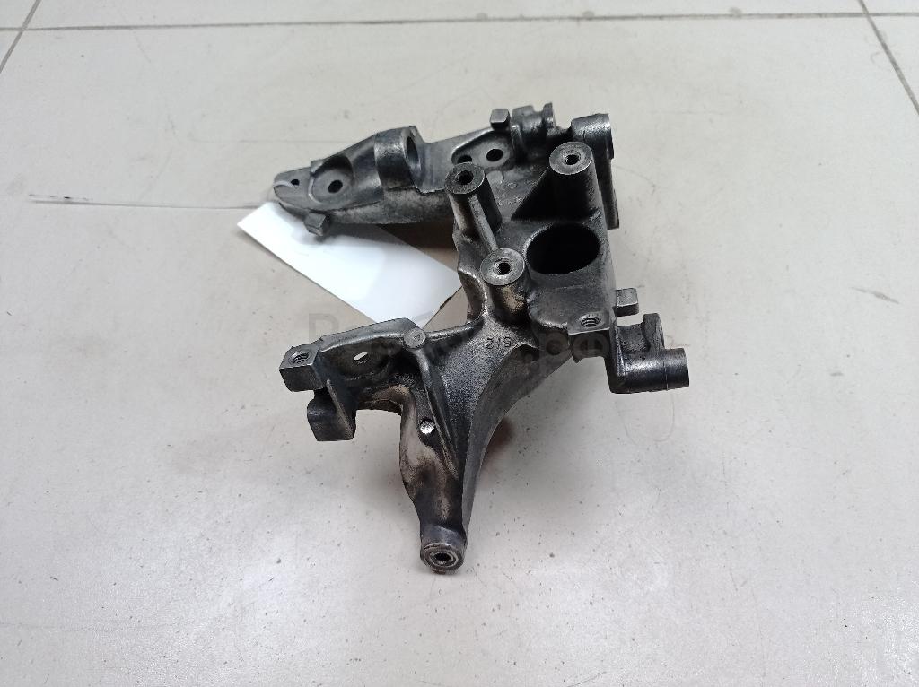 Кронштейн генератора