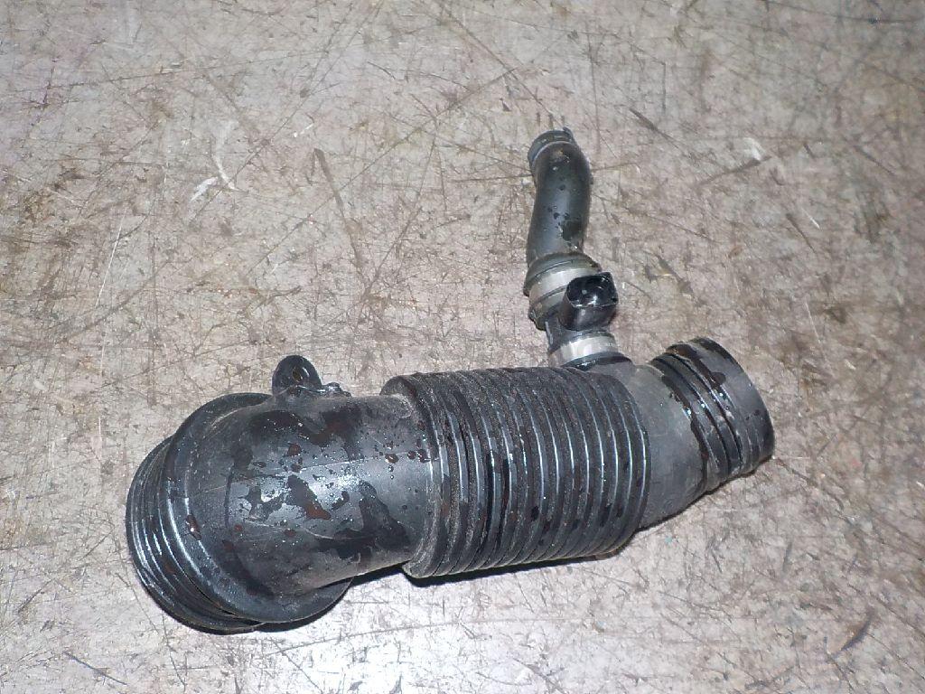 Патрубок воздушного фильтра