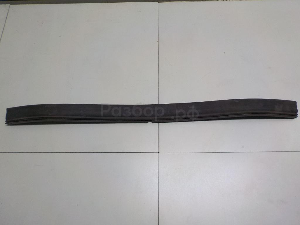 Уплотнитель капота