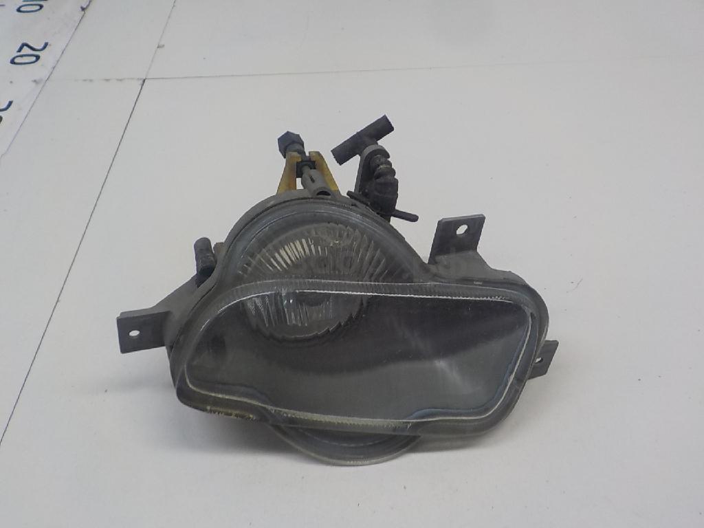 Фара противотуманная левая