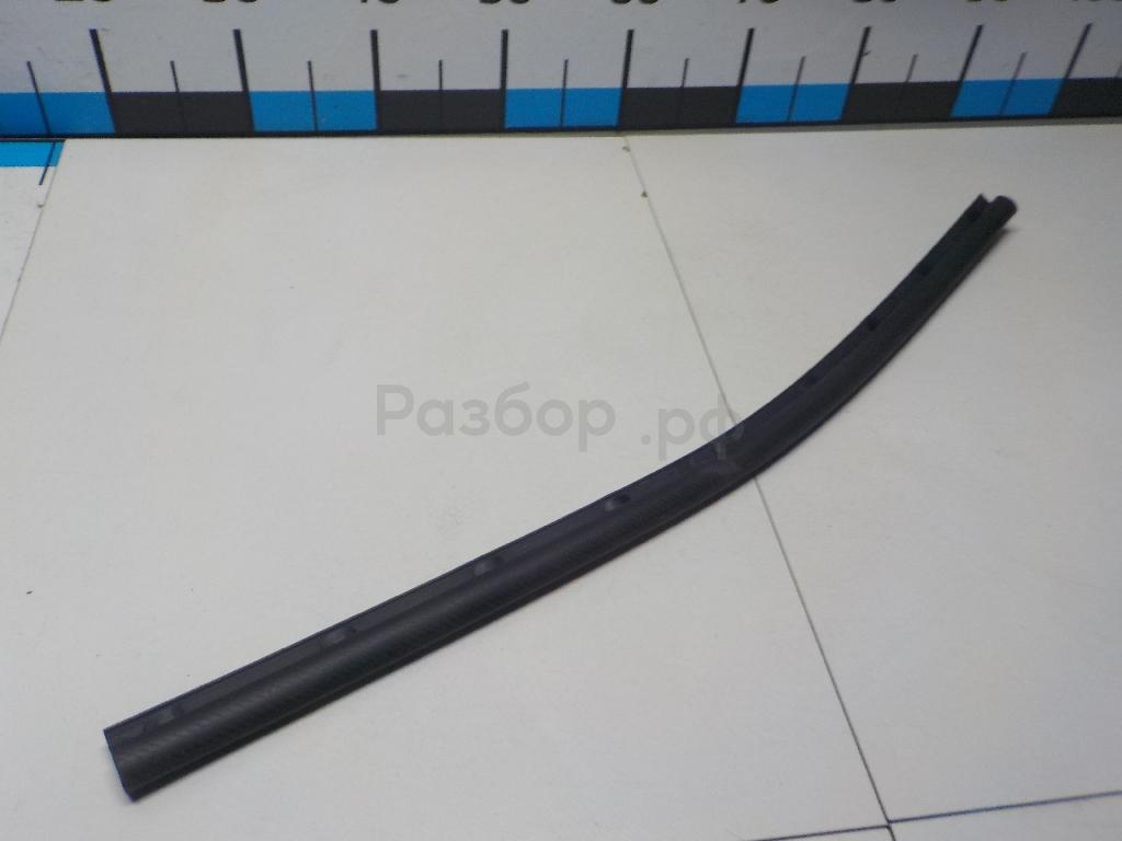 Уплотнитель капота