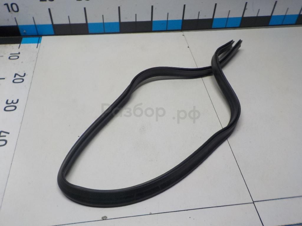 Уплотнитель капота