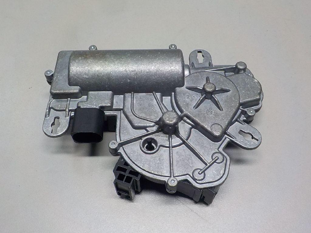 Замок багажника