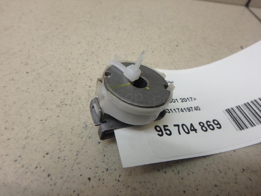 Крепеж фары