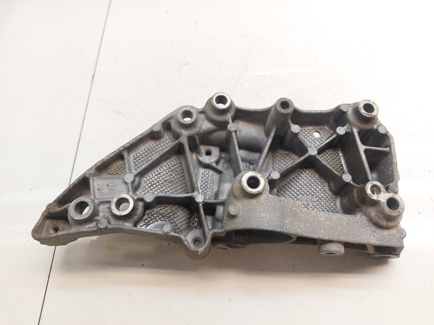 Кронштейн генератора