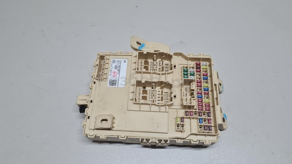 Блок предохранителей