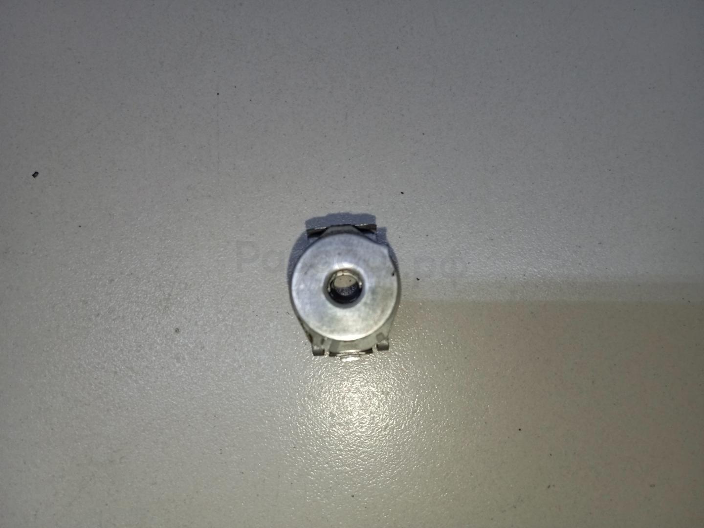 Крепеж фары