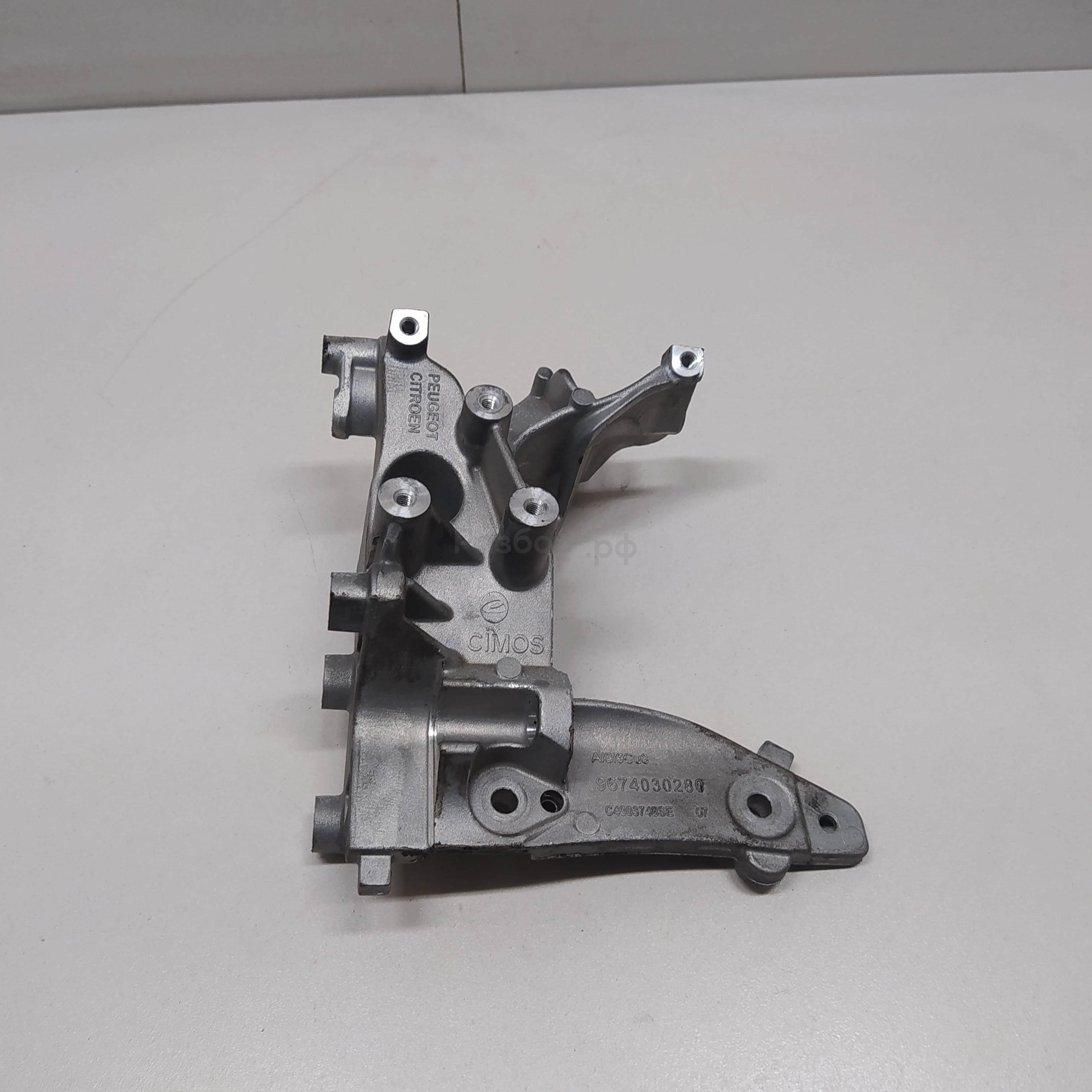 Кронштейн генератора