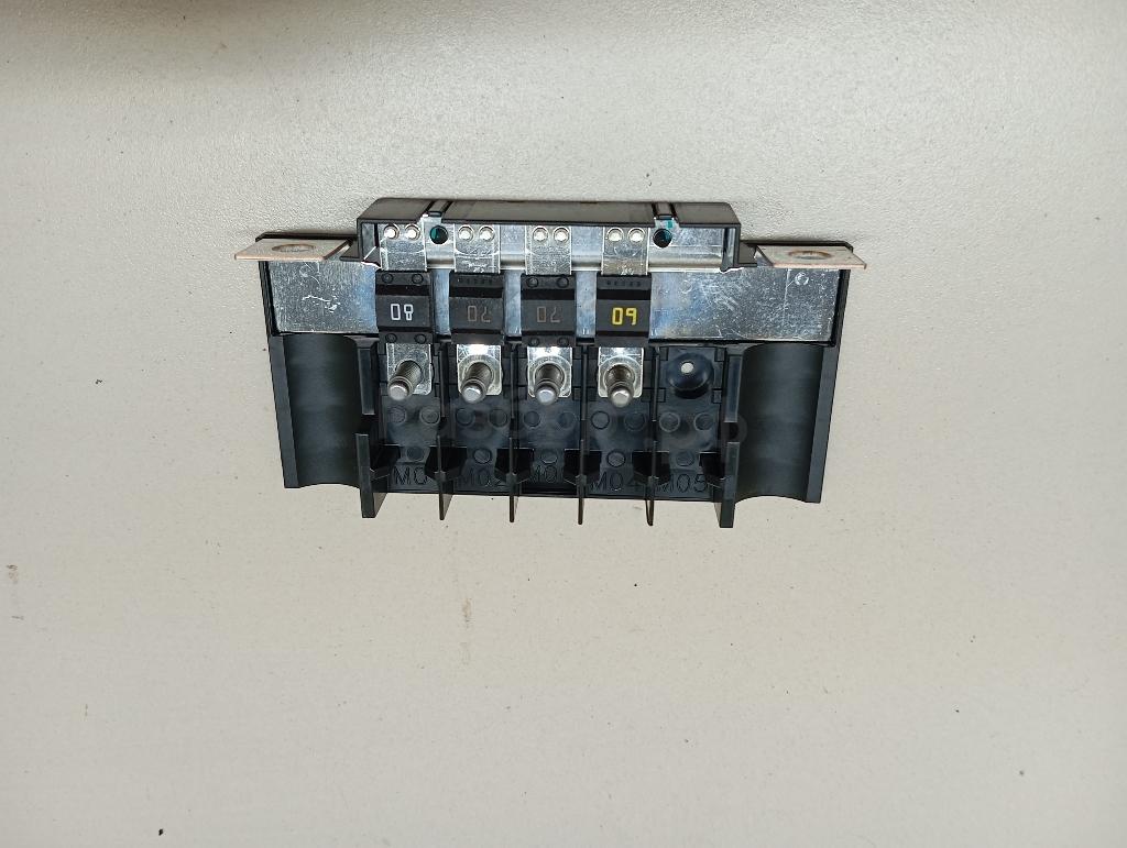 Блок предохранителей