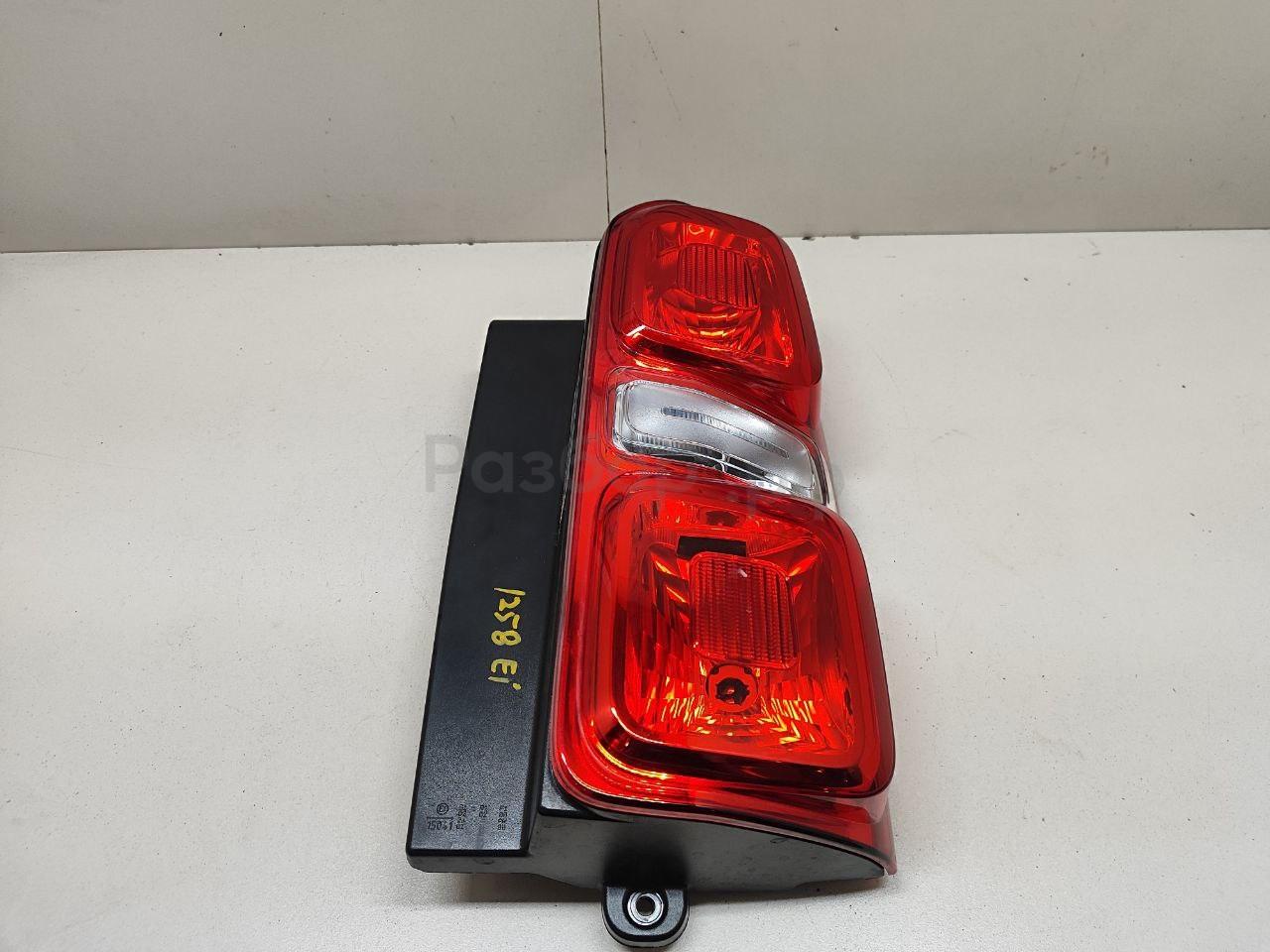 Фонарь задний правый