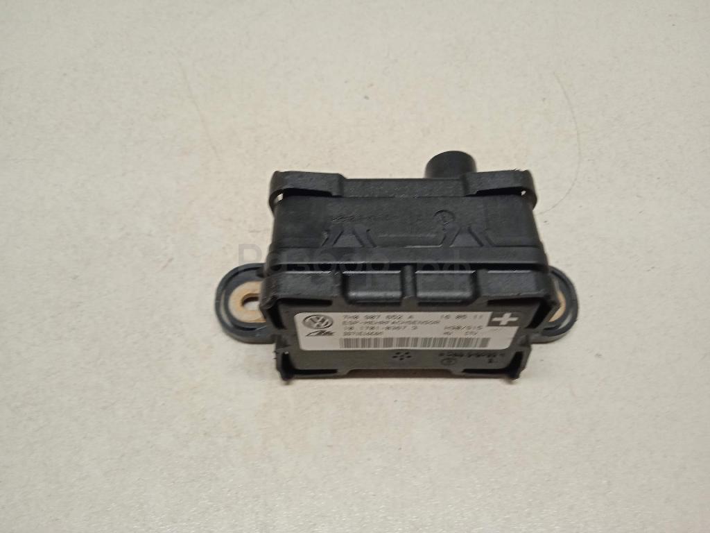 Датчик ускорения