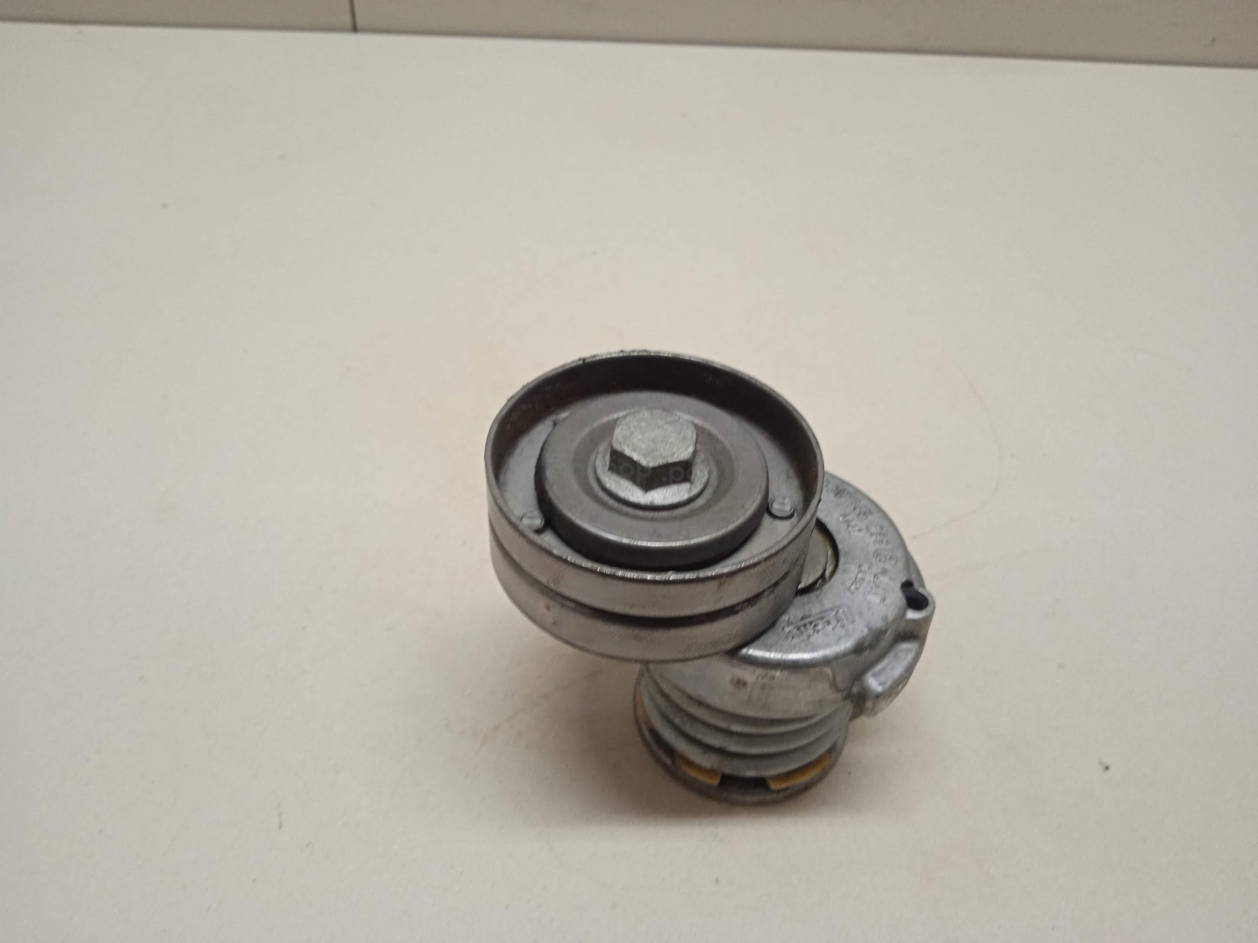 Натяжитель ремня