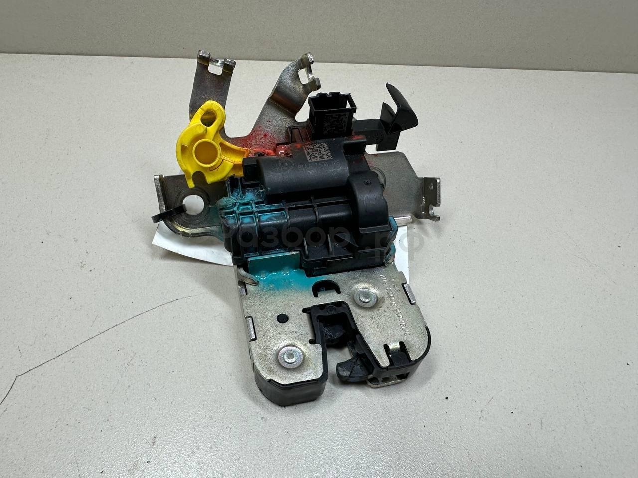 Замок багажника