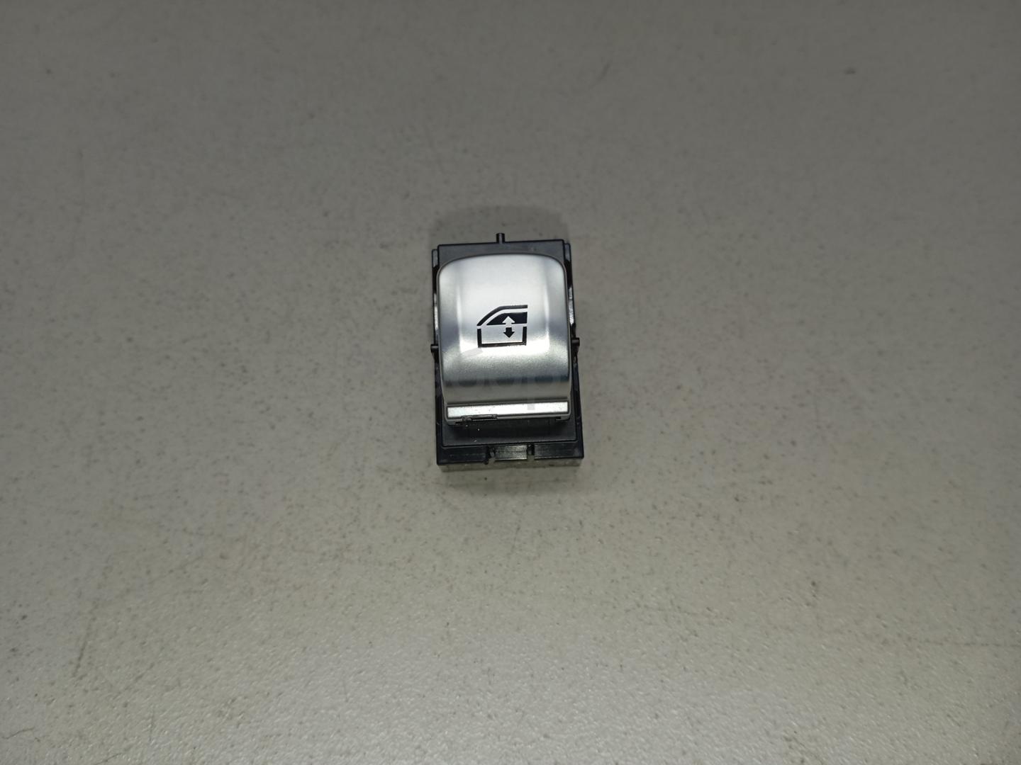 Кнопка стеклоподъемника