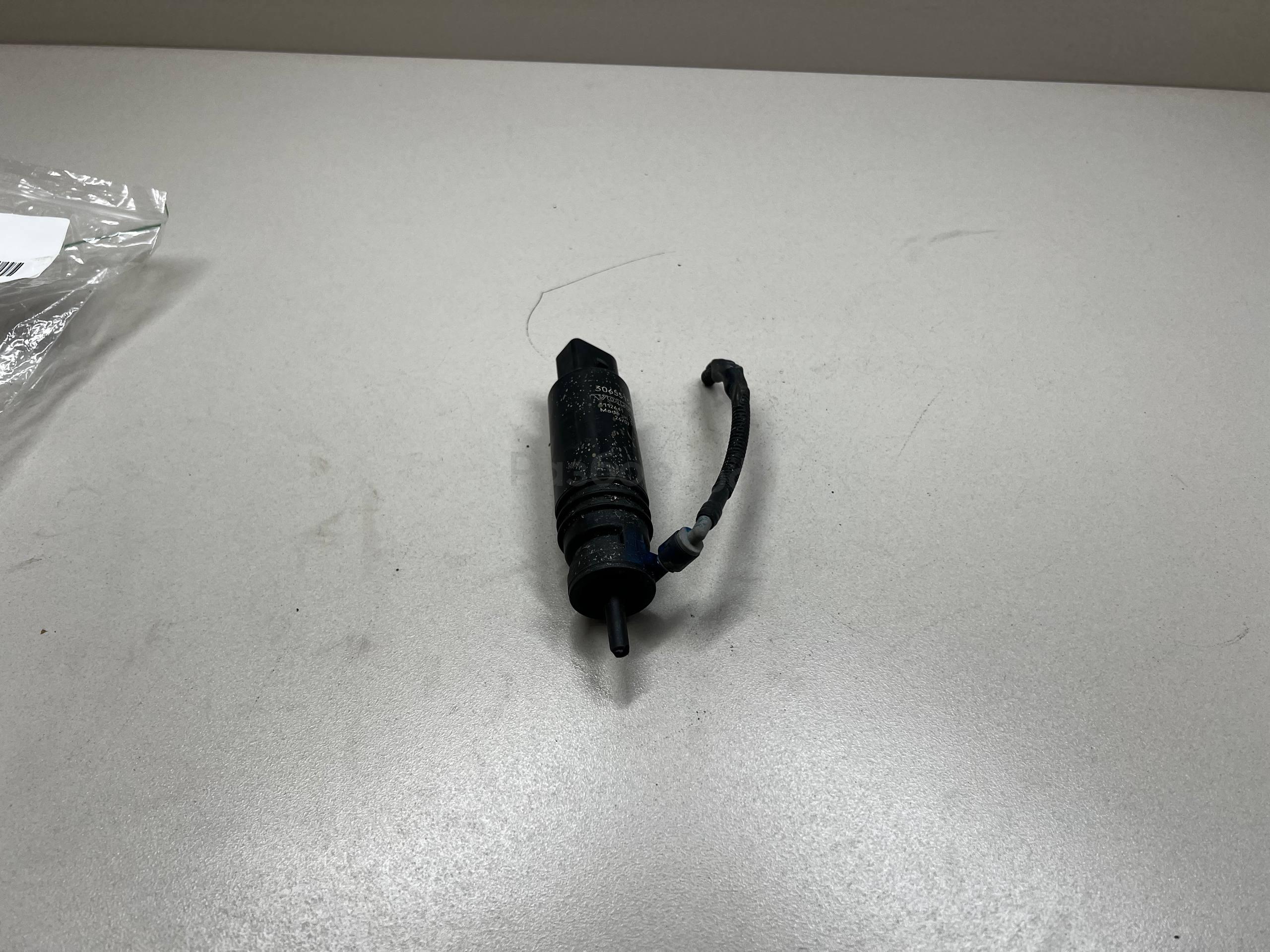 Насос омывателя фар