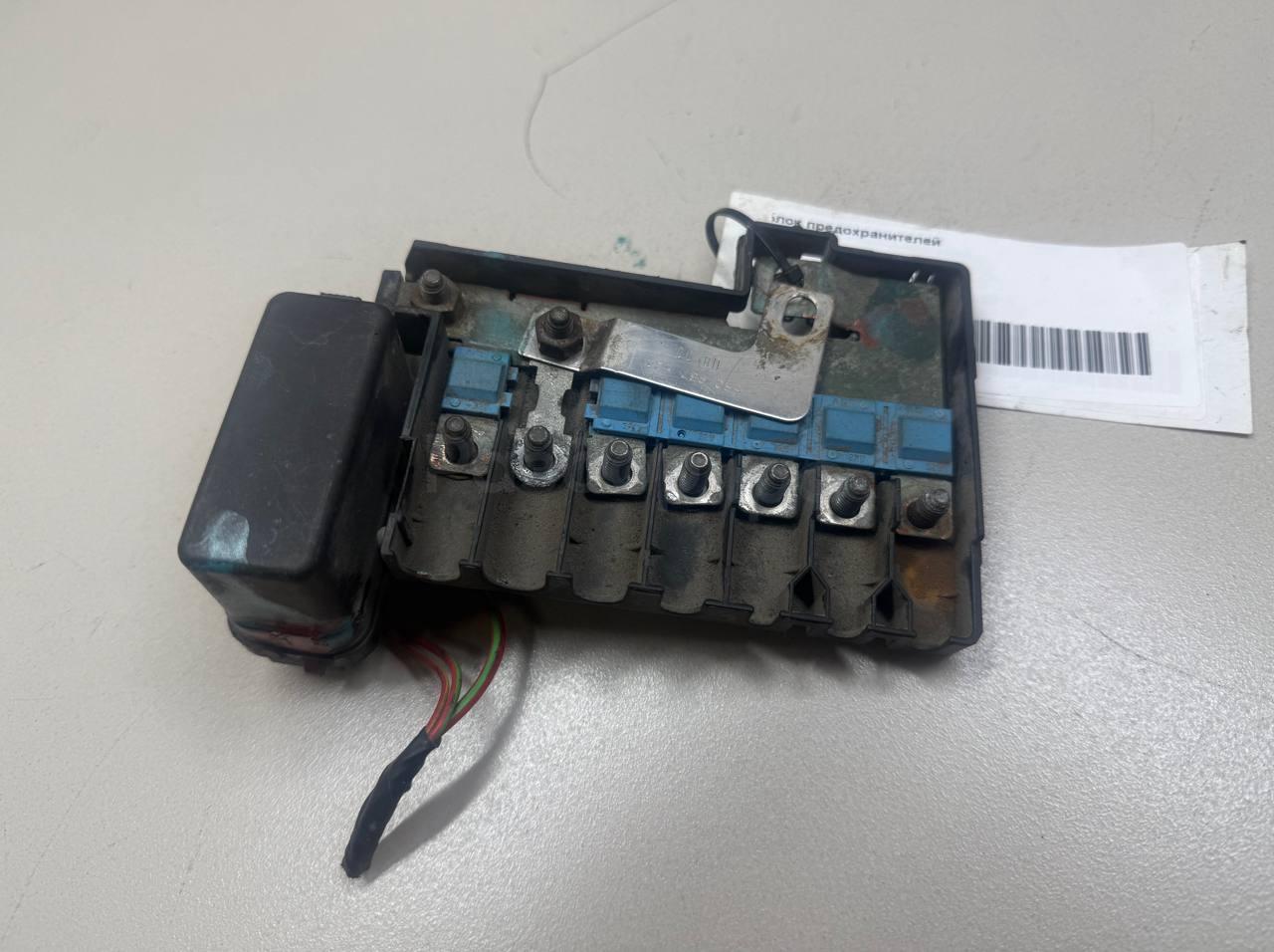 Блок предохранителей