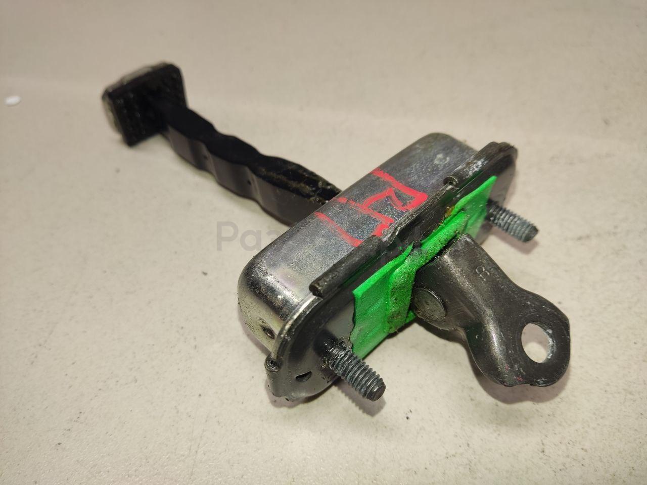 Ограничитель двери