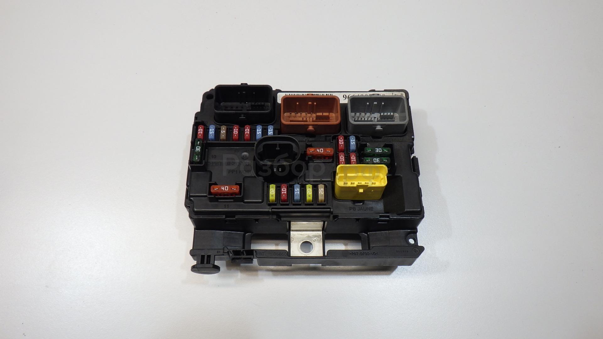 Блок предохранителей