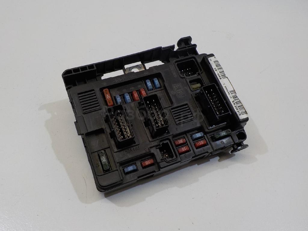 Блок предохранителей